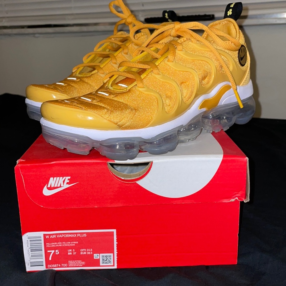 WOMENS NIKE AIR VAPORMAX PLUS